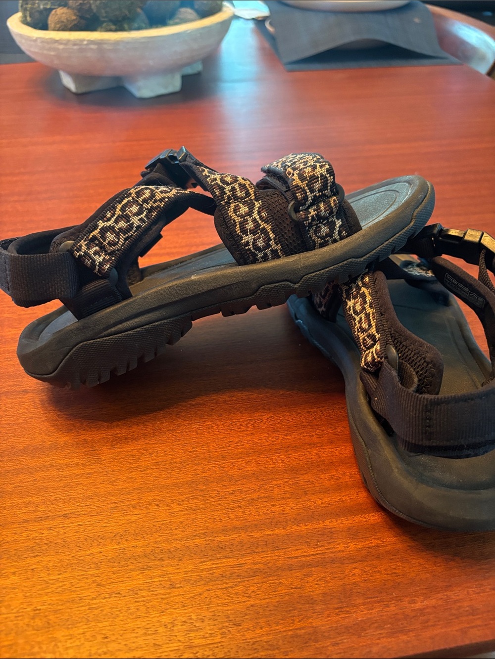 Womens leopard tevas - Picture 4 of 8